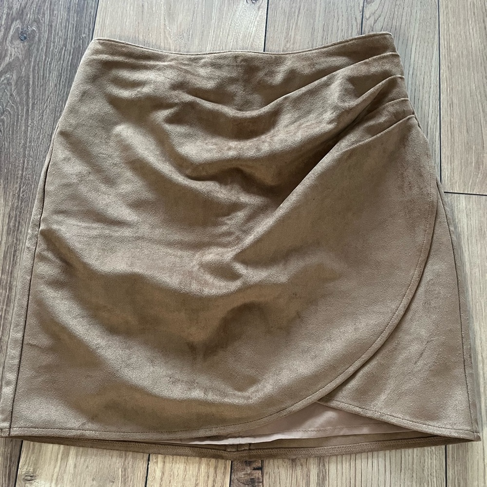 Abercrombie & Fitch Tan Suede Mini Pencil Skirt Asymmetrical Ruched - Picture 2 of 10